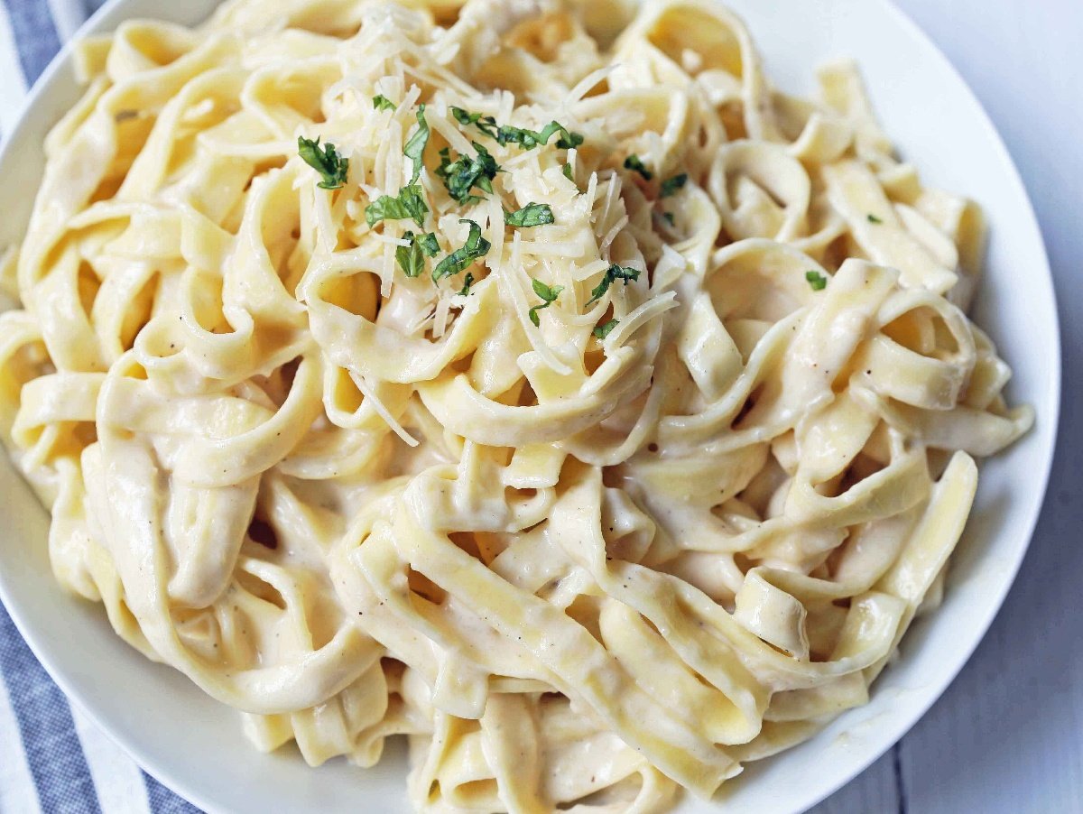 Fettuccine Alfredo