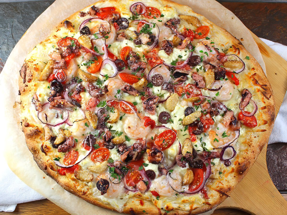Seafood Pizza